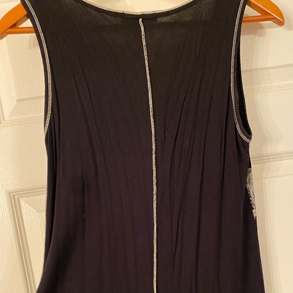 Vanilla Sugar Tank with Interesting Detail - Picture 5 of 7